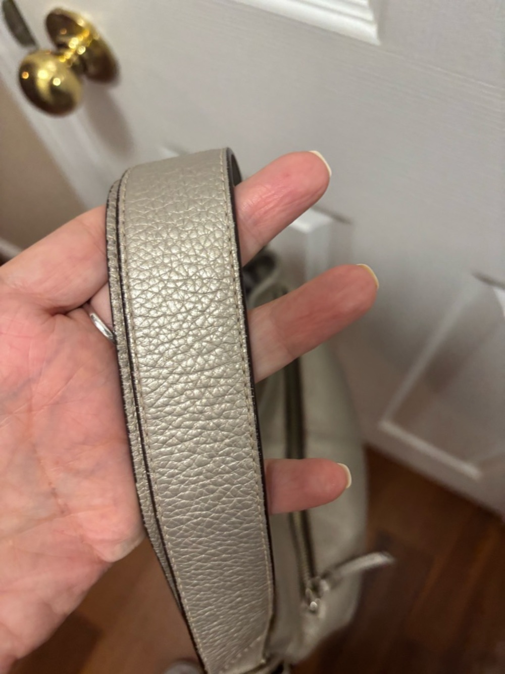 Coach C1120-F15064 24CM Convertible
Metallic Silver Pebbled Leather Hobo in GUC - Picture 11 of 16